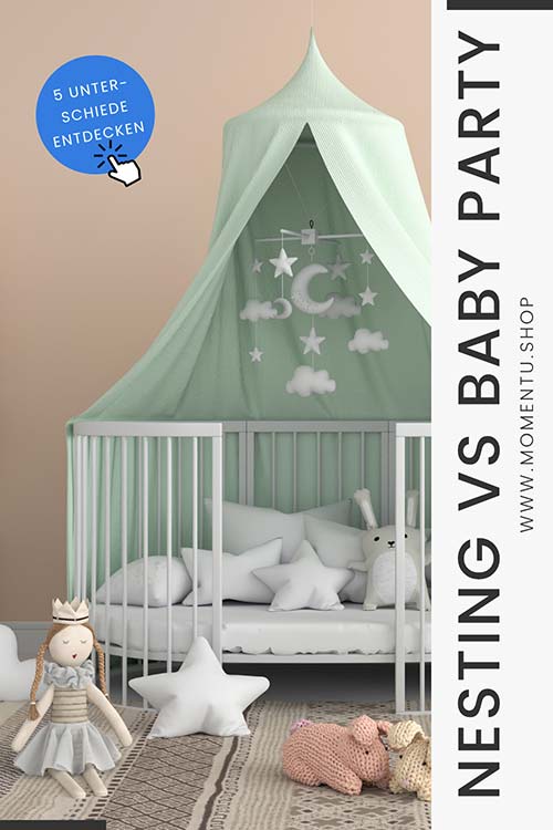 Weißes Gitterbett mit grünem Himmel und weißem Mobile. Ein Mobile ist ein tolles Geschenk bei einer Babyparty oder Nesting Party.