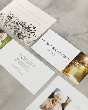 Trauerkarten in allen Designs