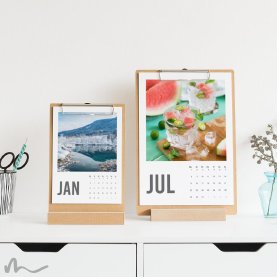 Klemmbrett Kalender mit Aufsteller Polaroid Stil